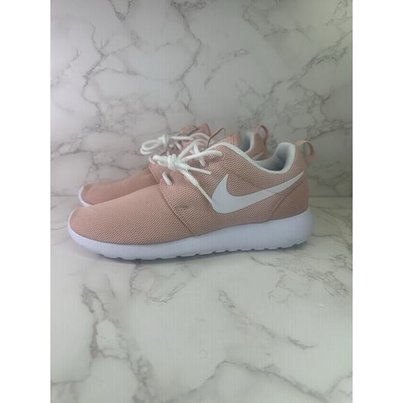 New Nike Roshe One Womens Sneakers Size 8 Lightweight Walking Casual Streetwear - Picture 2 of 5